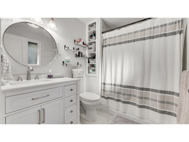 466 Sw 6TH St, Gresham, OR 97080