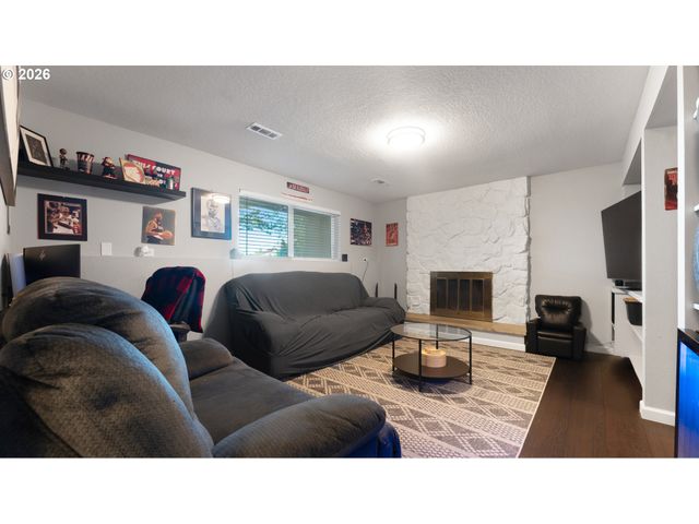 466 Sw 6TH St, Gresham, OR 97080