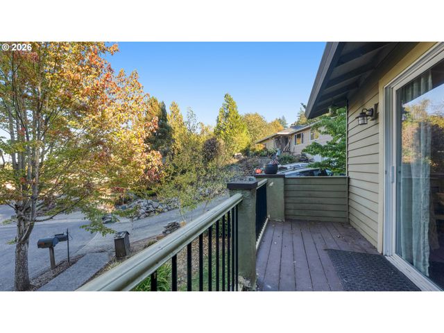 466 Sw 6TH St, Gresham, OR 97080