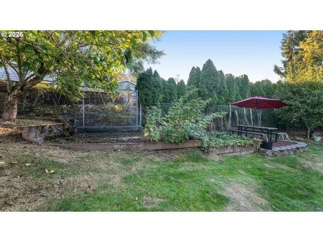 466 Sw 6TH St, Gresham, OR 97080