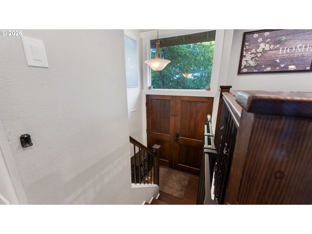 466 Sw 6TH St, Gresham, OR 97080