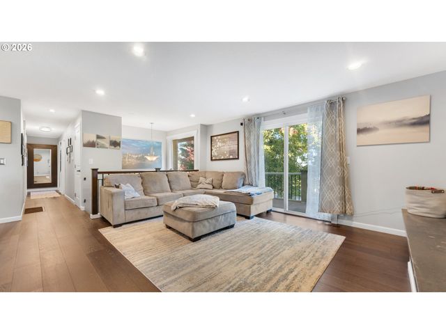 466 Sw 6TH St, Gresham, OR 97080