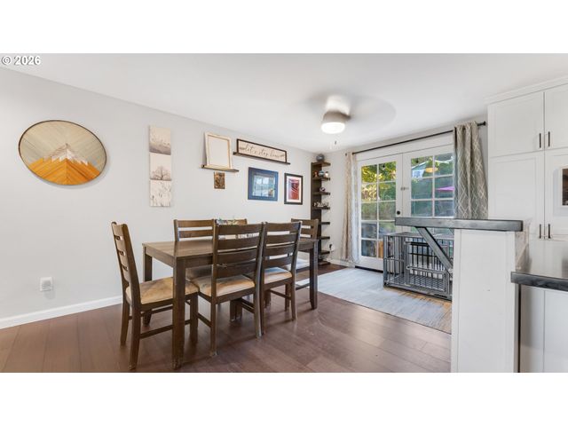 466 Sw 6TH St, Gresham, OR 97080