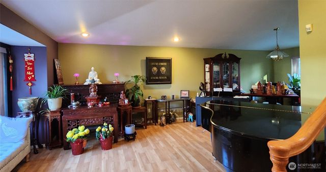 3930 205th Place SW, Lynnwood, WA 98036