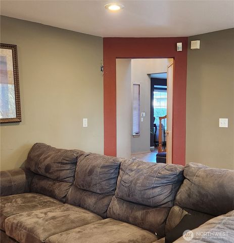 3930 205th Place SW, Lynnwood, WA 98036