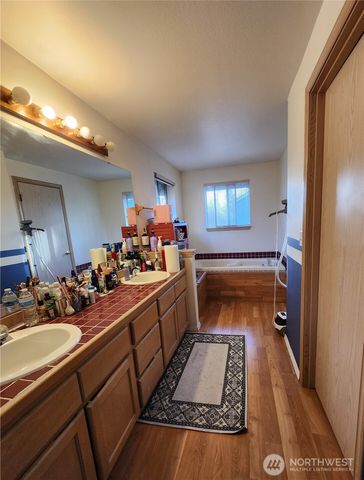 3930 205th Place SW, Lynnwood, WA 98036