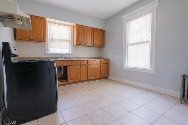 38 Eckert Ave, Newark City, NJ 07112