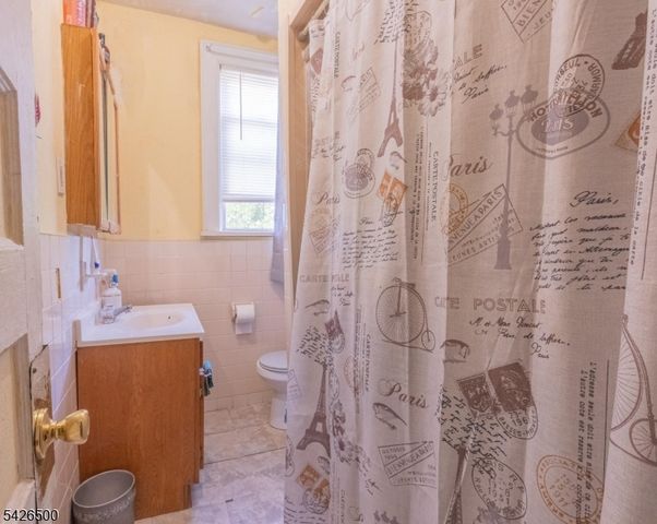 38 Eckert Ave, Newark City, NJ 07112