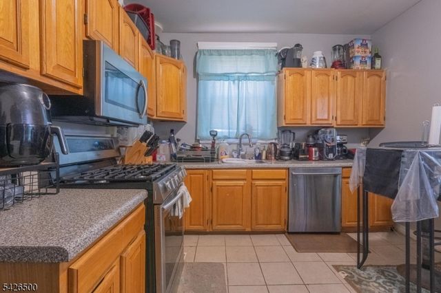 38 Eckert Ave, Newark City, NJ 07112