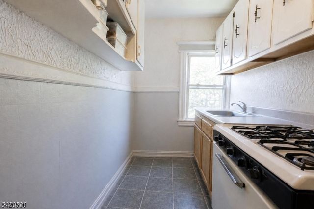 38 Eckert Ave, Newark City, NJ 07112