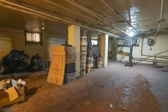 38 Eckert Ave, Newark City, NJ 07112