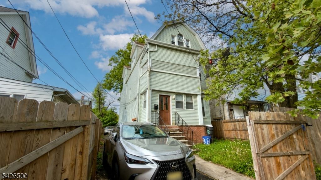 38 Eckert Ave, Newark City, NJ 07112