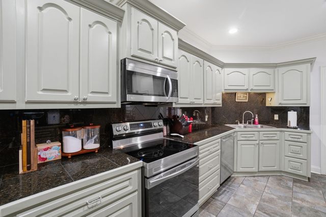 31 Hartley Dr., Hattiesburg, MS 39402