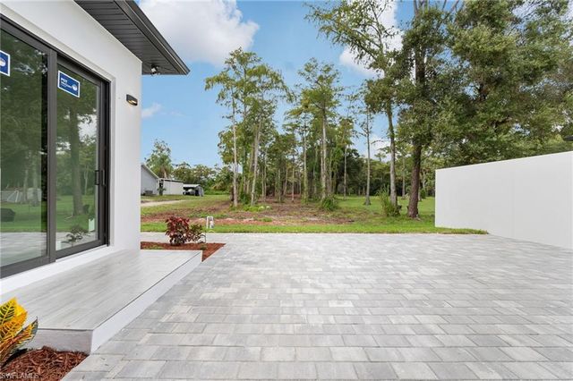 887 6th ST SE, Naples, FL 34117
