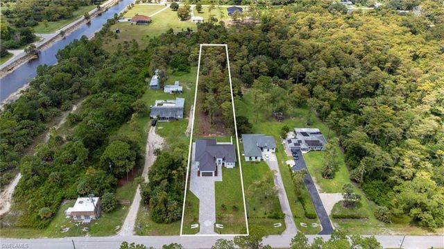 887 6th ST SE, Naples, FL 34117
