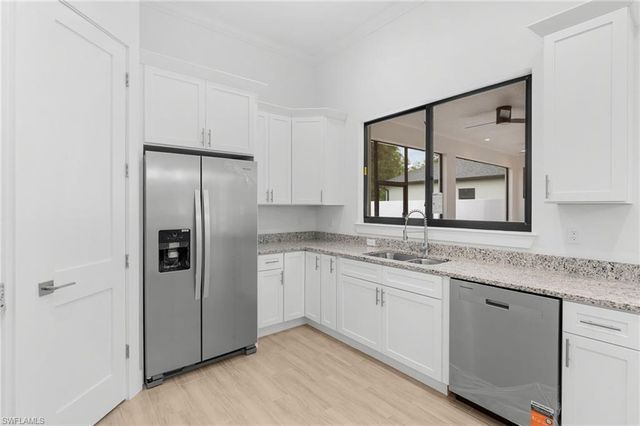 887 6th ST SE, Naples, FL 34117