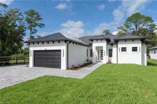 887 6th ST SE, Naples, FL 34117