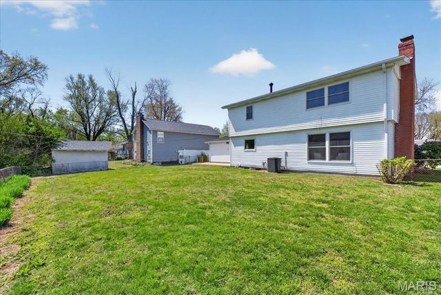 320 Sumter Drive, Belleville, IL 62221