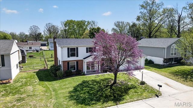 320 Sumter Drive, Belleville, IL 62221
