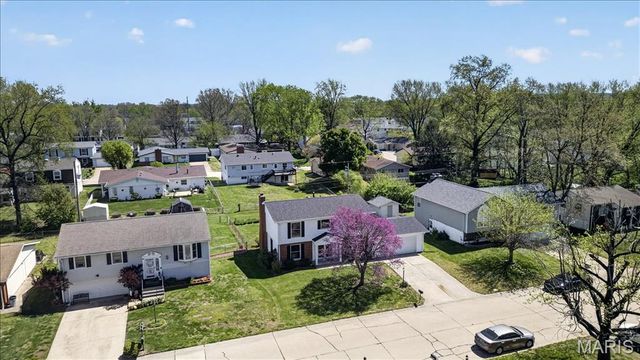320 Sumter Drive, Belleville, IL 62221