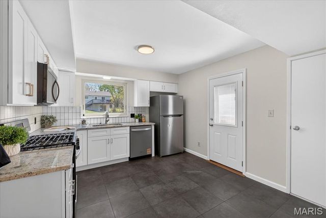 320 Sumter Drive, Belleville, IL 62221