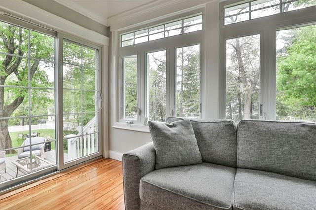11 Gerry Rd, Lynnfield, MA 01940