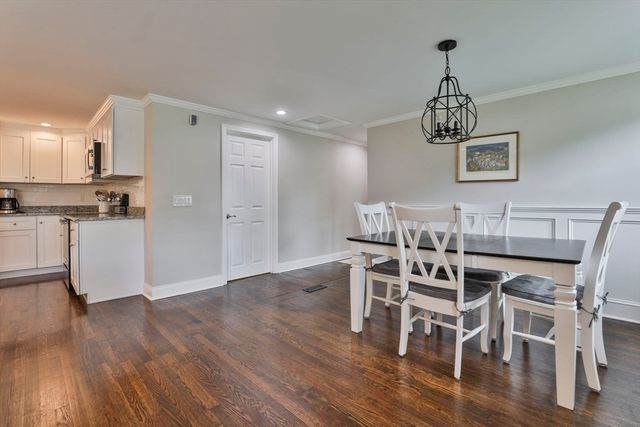 11 Gerry Rd, Lynnfield, MA 01940