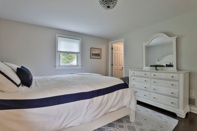 11 Gerry Rd, Lynnfield, MA 01940