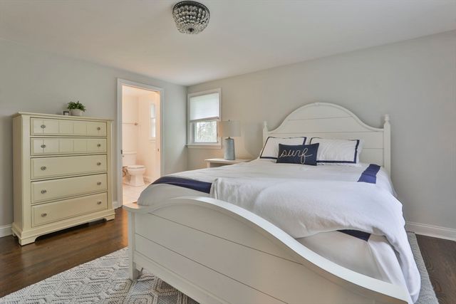 11 Gerry Rd, Lynnfield, MA 01940