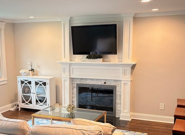 11 Gerry Rd, Lynnfield, MA 01940