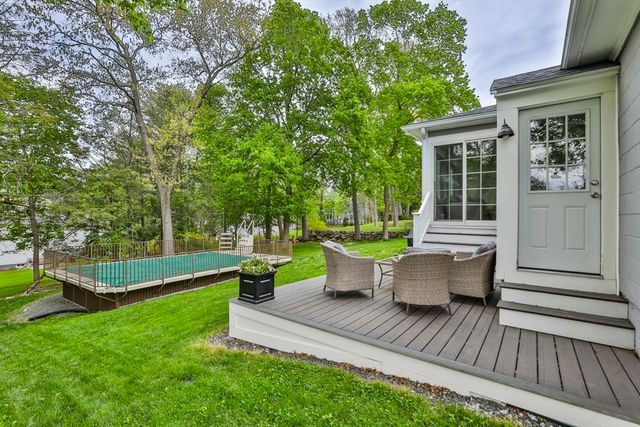 11 Gerry Rd, Lynnfield, MA 01940