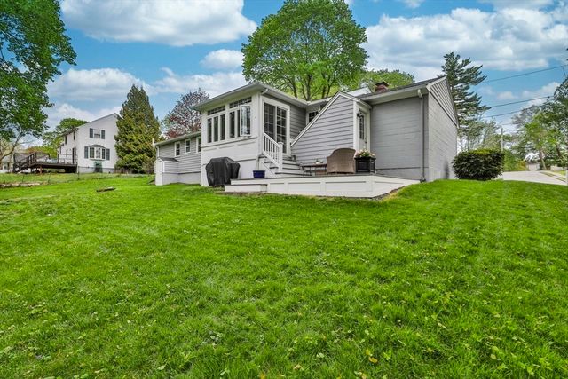 11 Gerry Rd, Lynnfield, MA 01940
