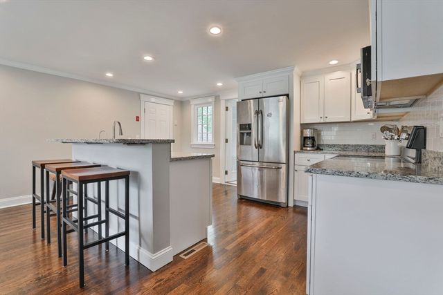 11 Gerry Rd, Lynnfield, MA 01940