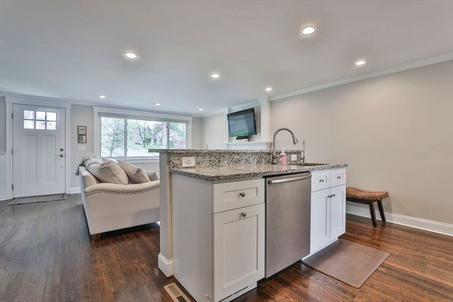 11 Gerry Rd, Lynnfield, MA 01940
