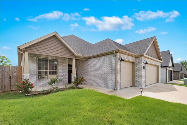 711 Merryfield Street, Bentonville, AR 72713