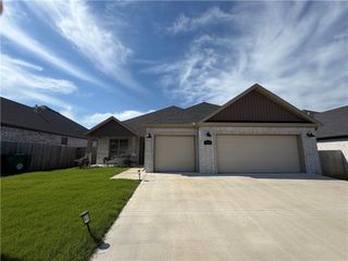 711 Merryfield Street, Bentonville, AR 72713
