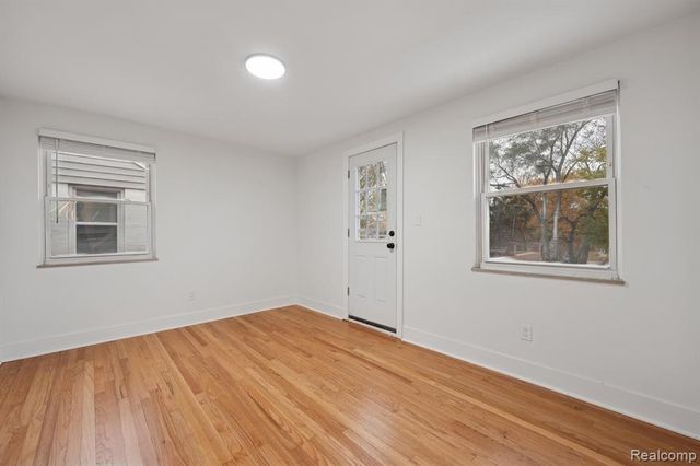 16891 Avon Avenue, Detroit, MI 48219