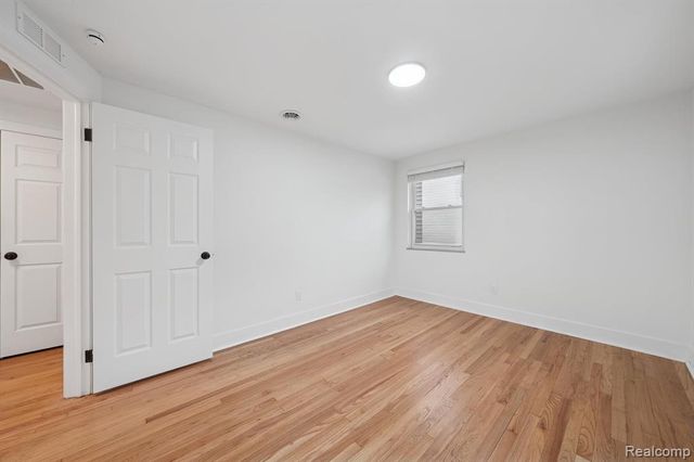 16891 Avon Avenue, Detroit, MI 48219