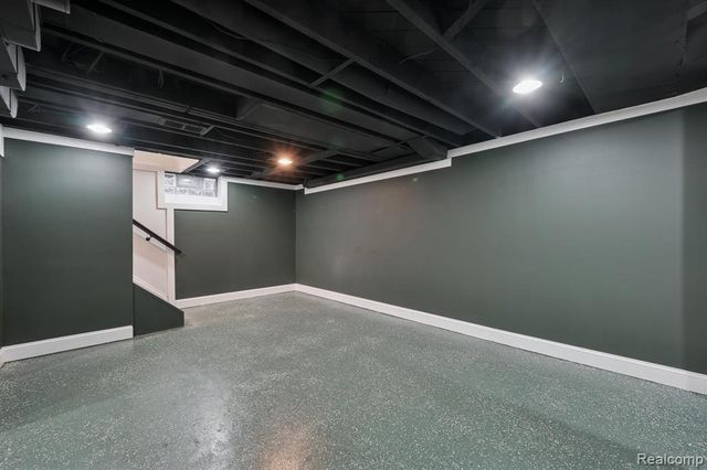 16891 Avon Avenue, Detroit, MI 48219