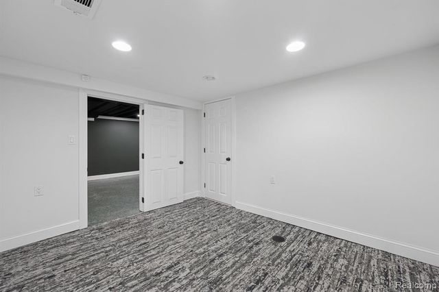 16891 Avon Avenue, Detroit, MI 48219