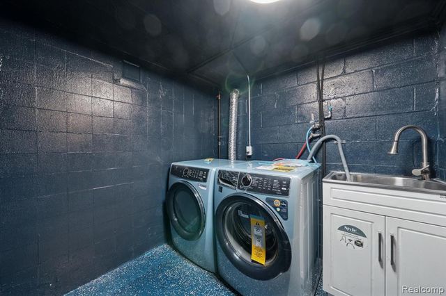 16891 Avon Avenue, Detroit, MI 48219