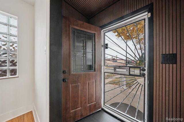 16891 Avon Avenue, Detroit, MI 48219