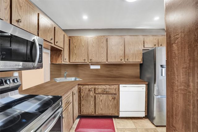 5961 NW 61st Avenue 310, Tamarac, FL 33319