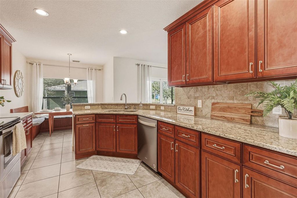 Image 16 of property listing at 634 CARMEL ROAD, Venice, FL 34293