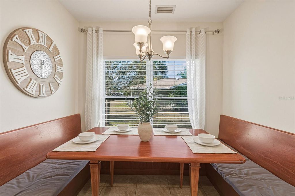 Image 20 of property listing at 634 CARMEL ROAD, Venice, FL 34293