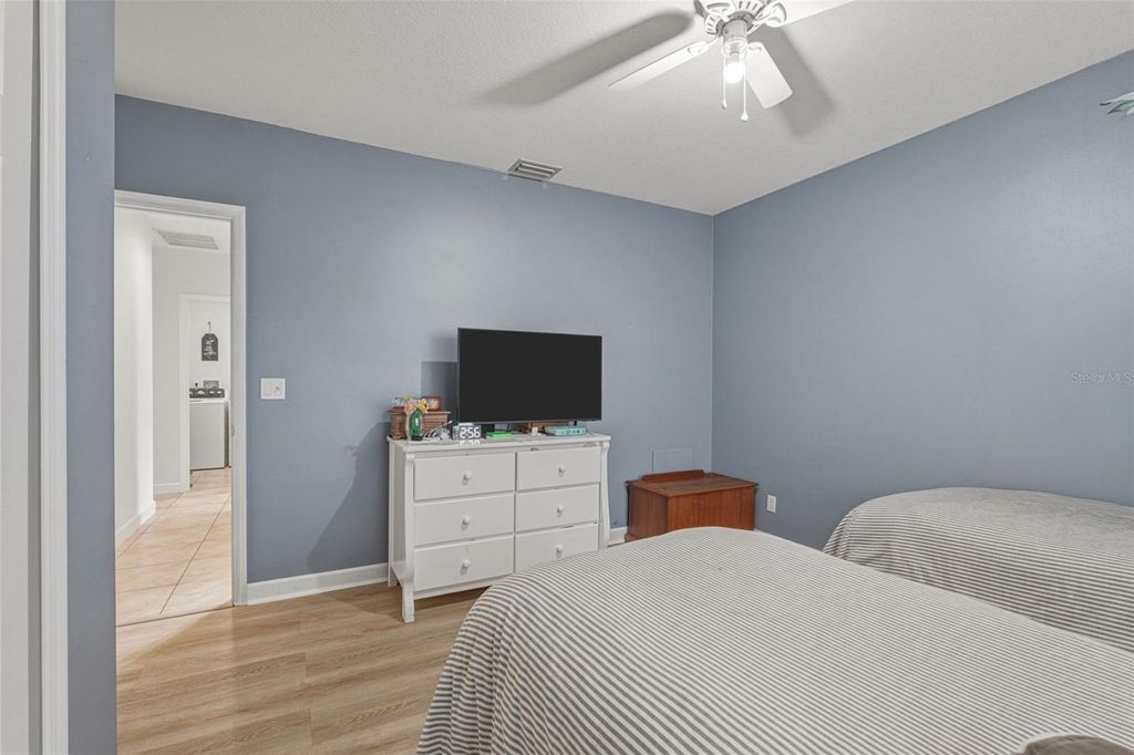 Image 37 of property listing at 634 CARMEL ROAD, Venice, FL 34293