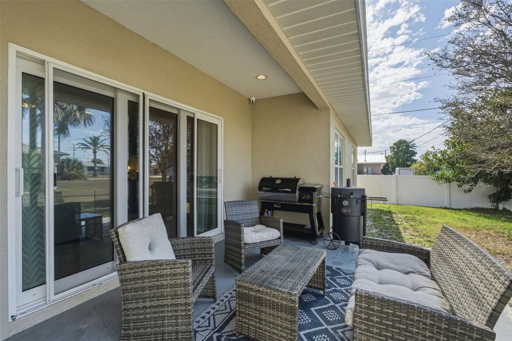 Image 39 of property listing at 634 CARMEL ROAD, Venice, FL 34293