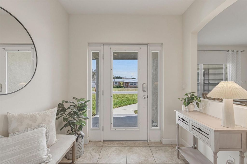 Image 5 of property listing at 634 CARMEL ROAD, Venice, FL 34293