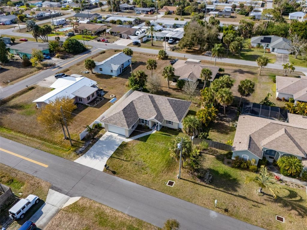 Image 41 of property listing at 634 CARMEL ROAD, Venice, FL 34293