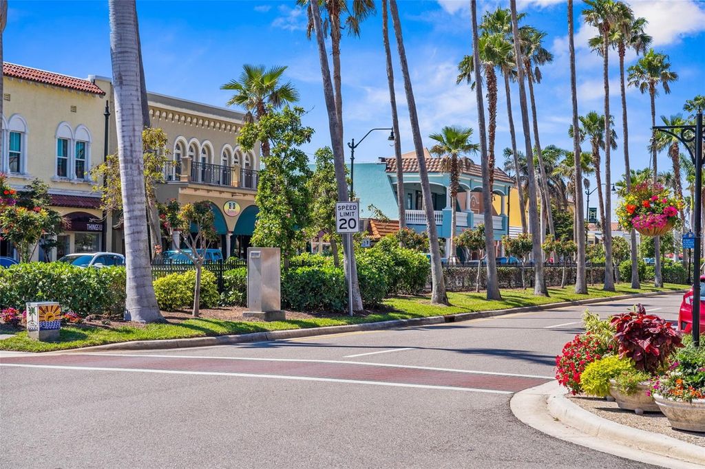 Image 46 of property listing at 634 CARMEL ROAD, Venice, FL 34293